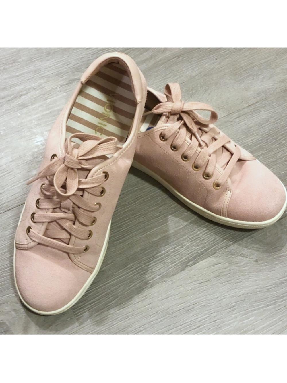 Vionic Blush Pink suede sneakers!